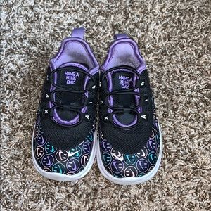 Toddler black Nike’s